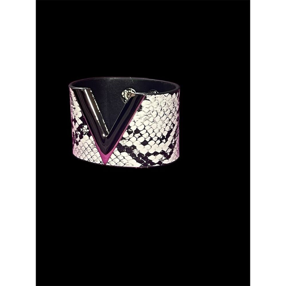 Fashionable Snake Print Faux Leather Wide Cuff Bracelet with V Logo - Picture 3 of 11